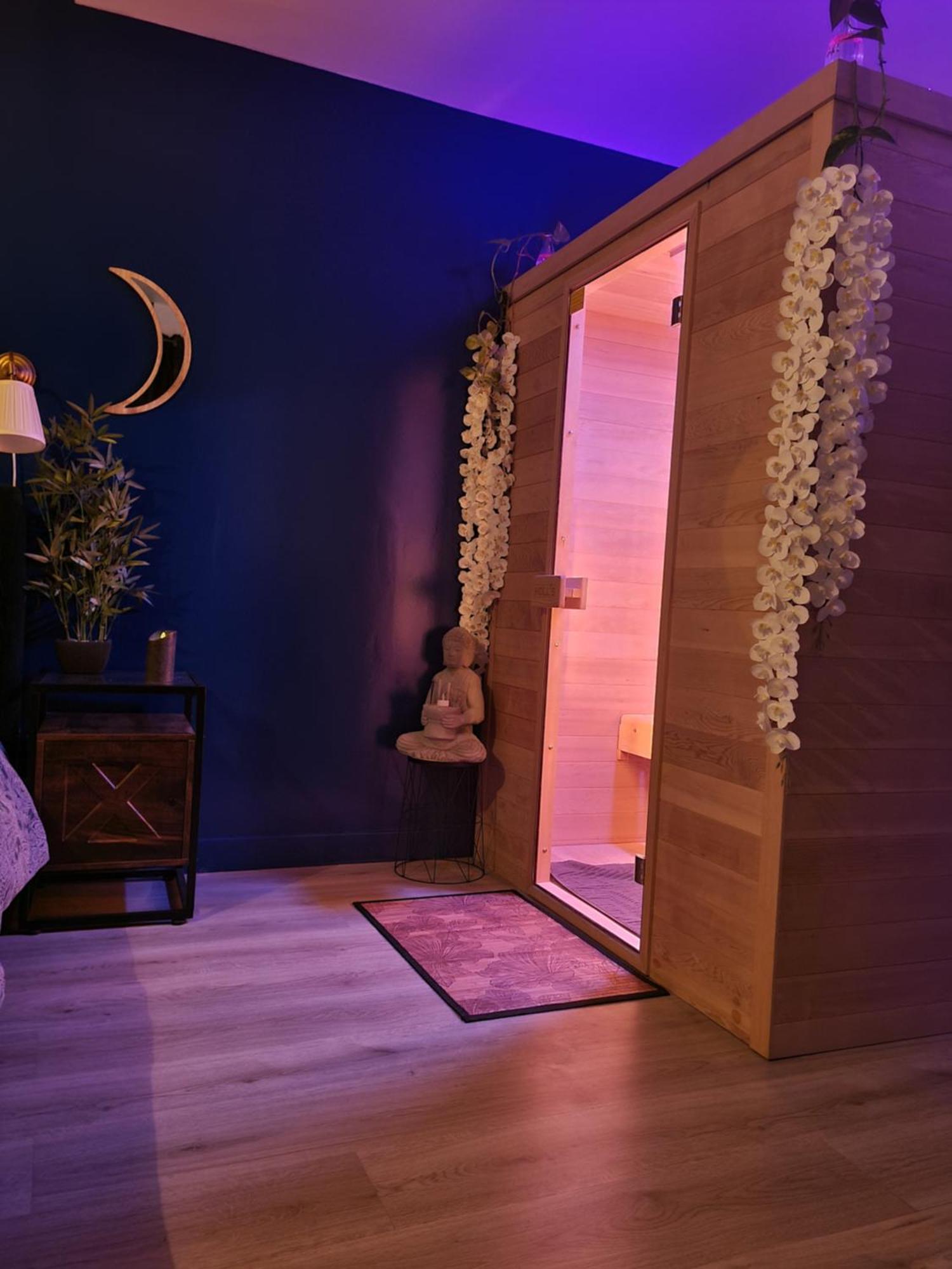 Sauna & Detente - Privee - - Netflix * Tours